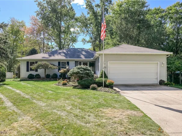 1490 Hanna Rd, Stow, OH 44224