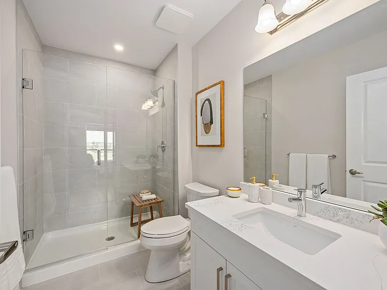 309 Southdale Rd W — Photo 20