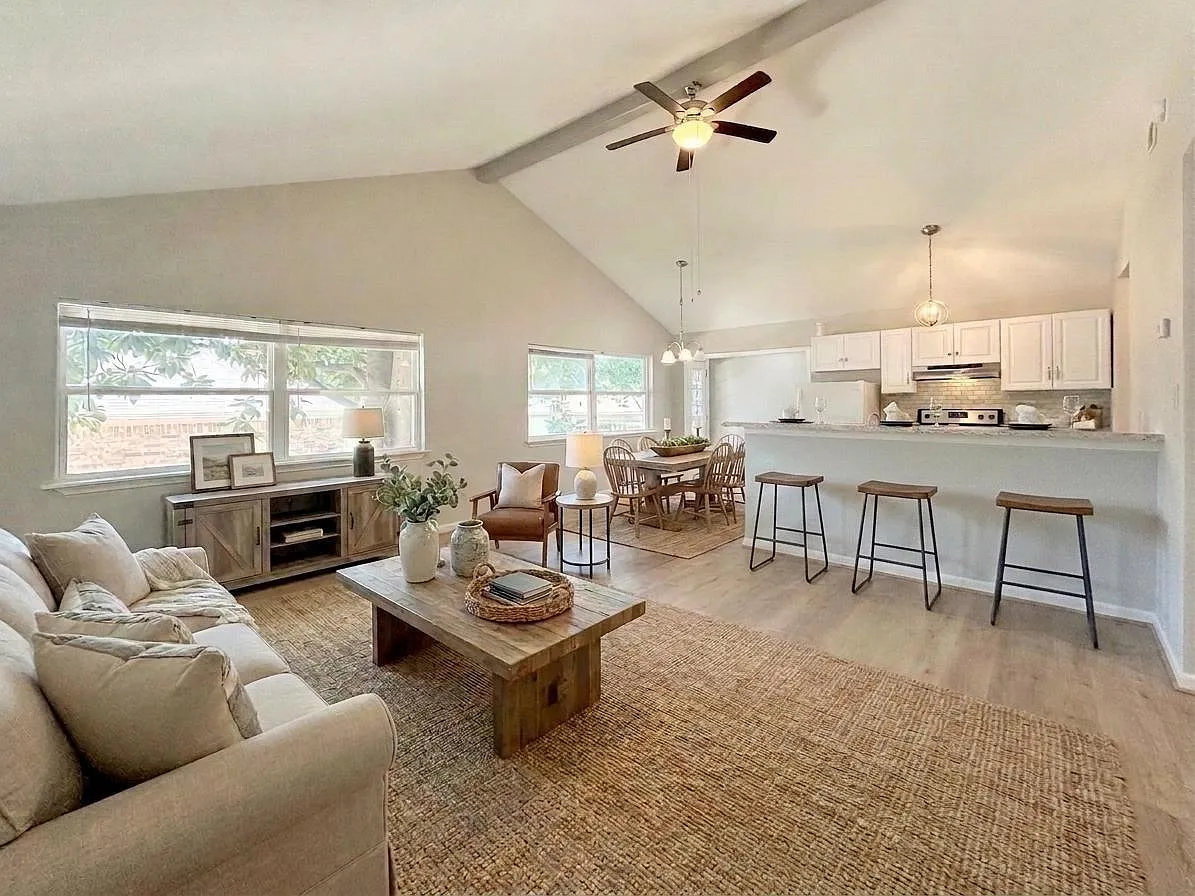 2 bed, 2.0 bath, 1016 sqft, $1,325 — Photo 3