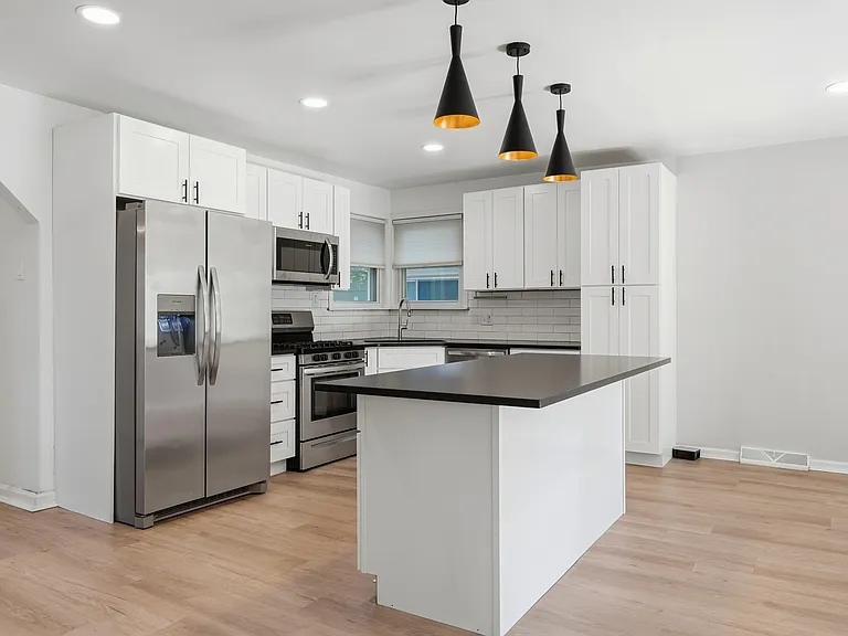 3175 McDowell St — Photo 12