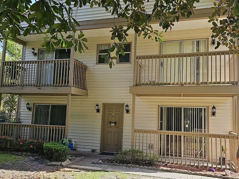 2300 Twelve Oaks Dr #B7 — Photo 1
