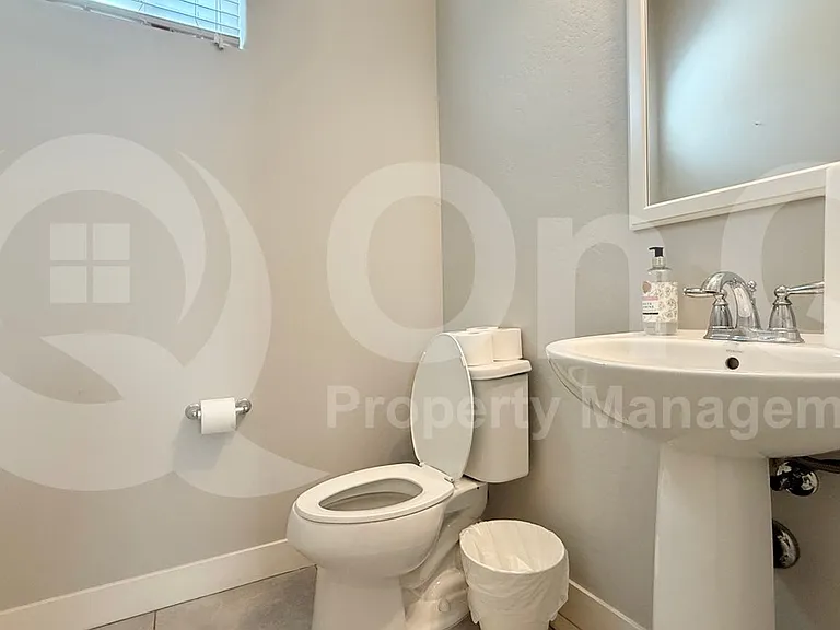 3713 E Robert St — Photo 18