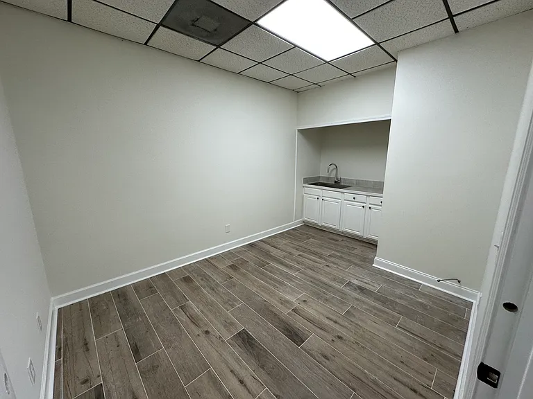 4111 Wall St #B — Photo 27