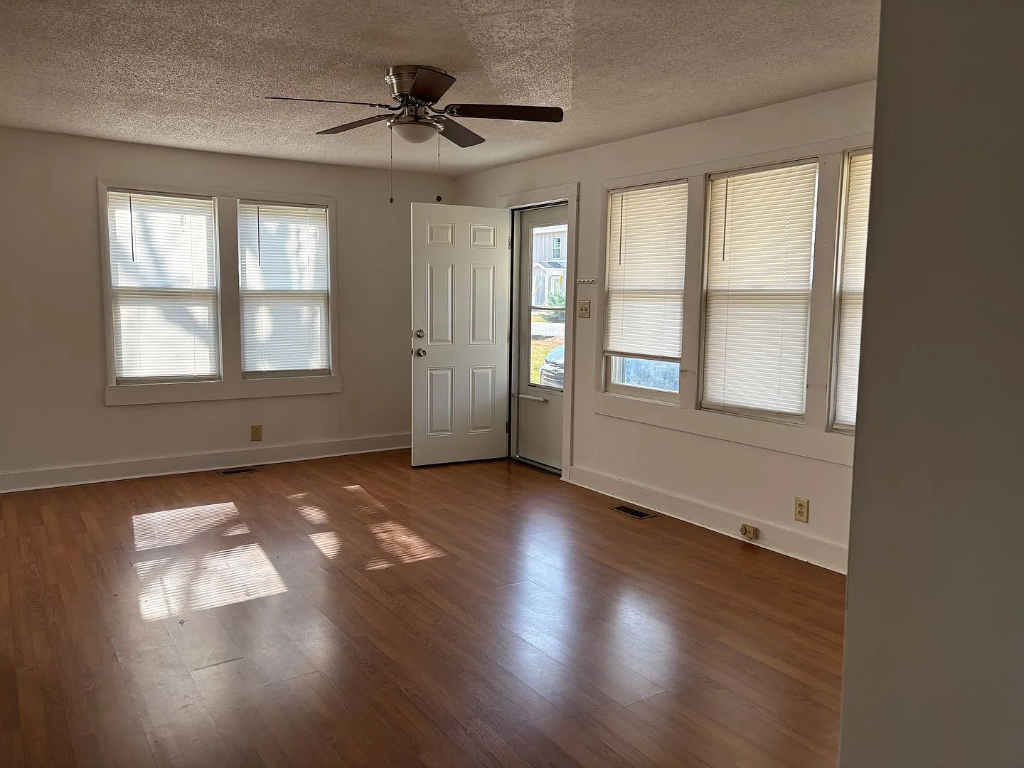 2 BR 1 BA, Close to Downtown Decherd, City Park, Restaruants. — Photo 2