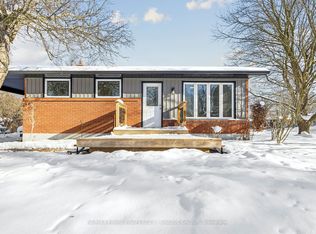 520 Teakwood Dr, Waterloo, ON N2L 4L4