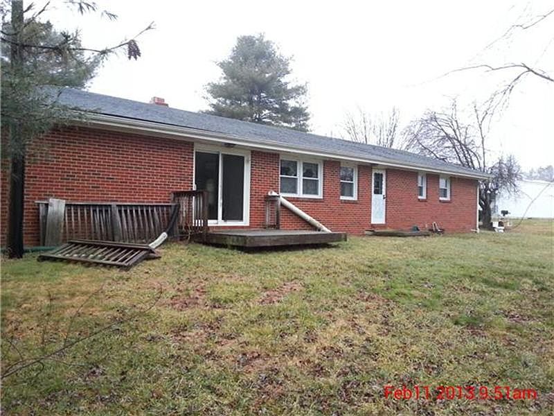 2nd image of 512 Harrington Rd