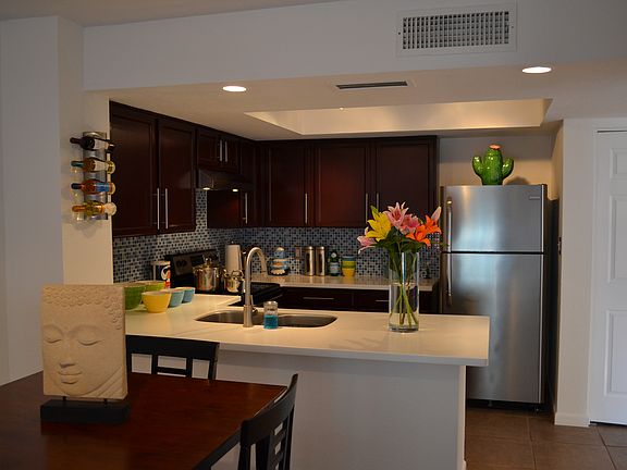 Bright, gorgeous kitchen