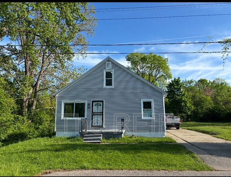 1st image of 1404 E Kurtz Ave