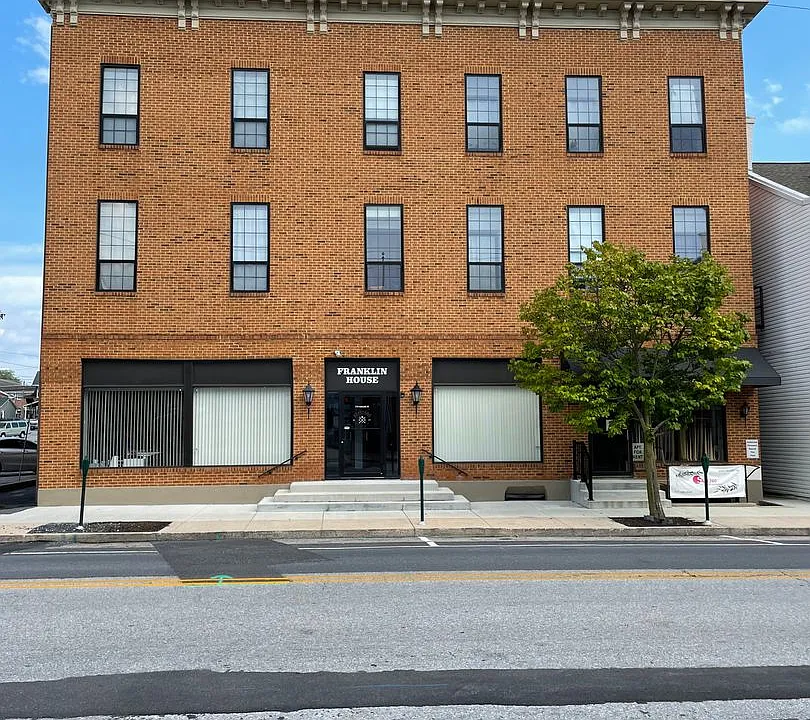11 N Carlisle St