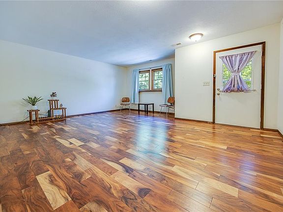 4th image of 2711 W 24th Ter