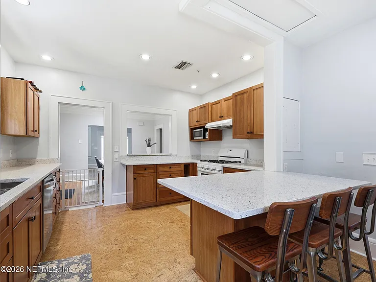 1222 Ingleside Ave — Photo 17