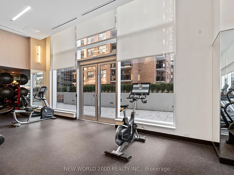 101 Roehampton Ave #1901 — Photo 39