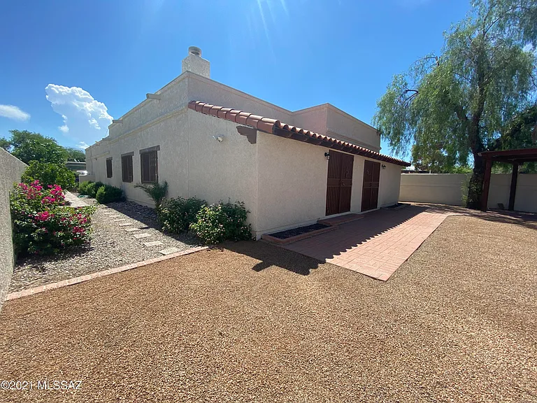 3911 N Vine Tree Pl — Photo 3