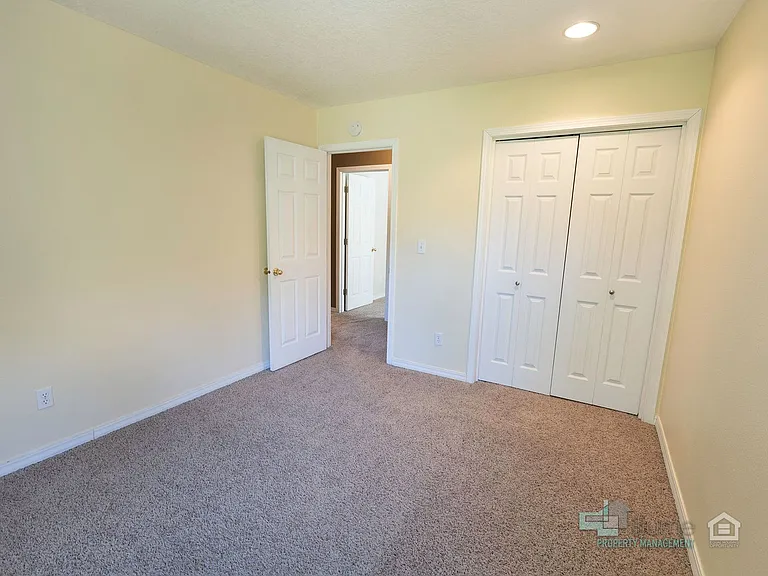 20630 Willamette Dr — Photo 21