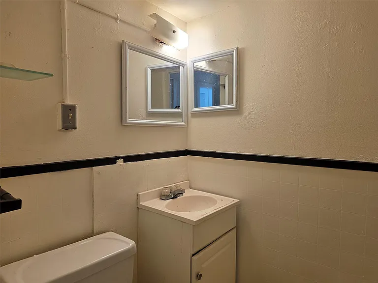 4613 Avenue G — Photo 10