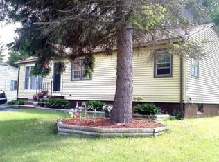 29 Lexington Ave, Methuen, MA 01844