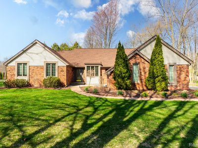 25088 Old Depot Dr, Grosse Ile, MI, 48138