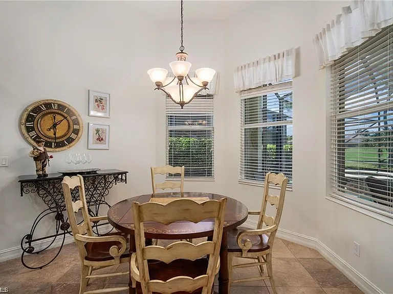 6476 Caldecott Dr — Photo 11
