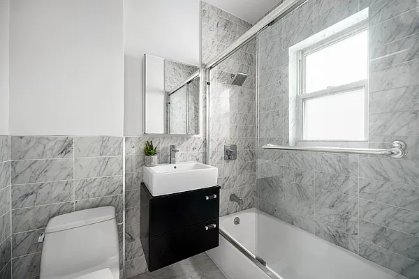 Sold by Compass | media 21