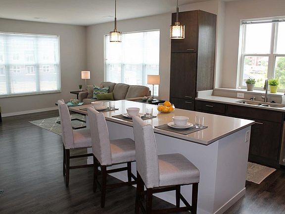 2nd image of 5619 Black Onyx Dr APT 201