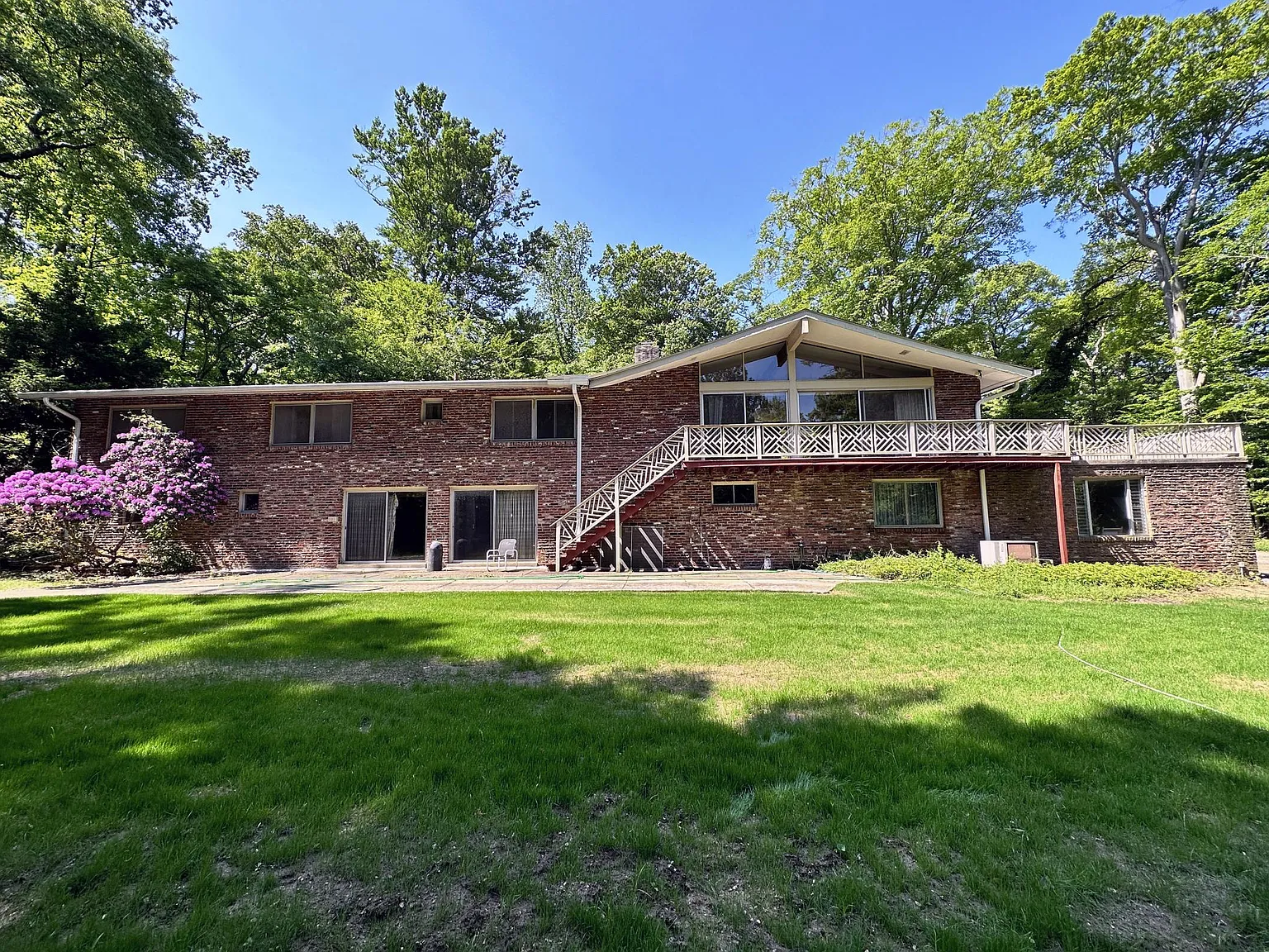 45 Fairview Rd — Photo 1