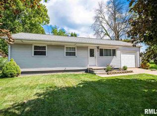 504 Bess St, Washington, IL 61571