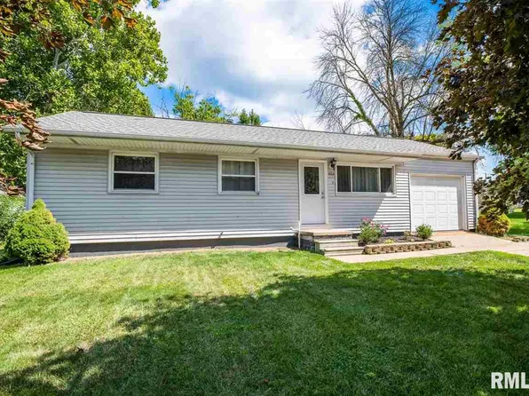 504 Bess St, Washington, IL 61571