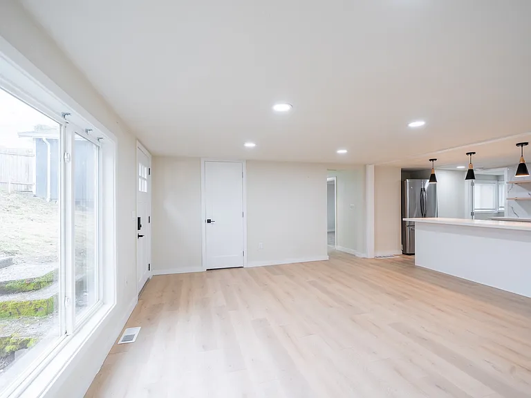 8621 8th Ave SW — Photo 12