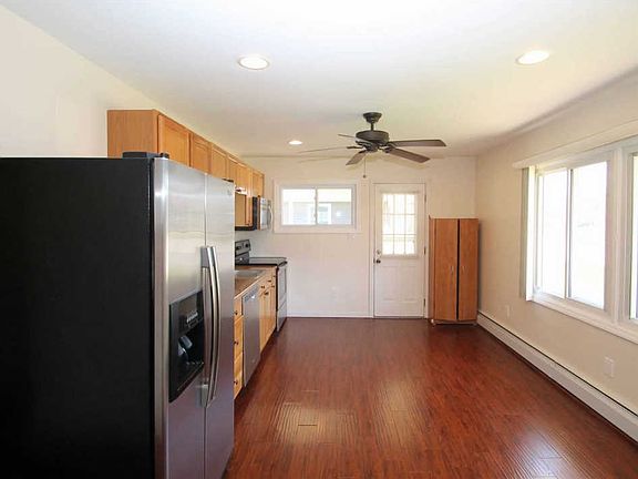 5th image of 84 Evans Ave
