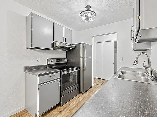 Sheridan Lake Apartments Photo 1