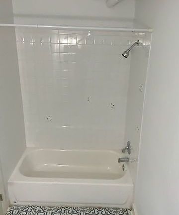 3rd image of 1127 W Woodlawn Ave #5