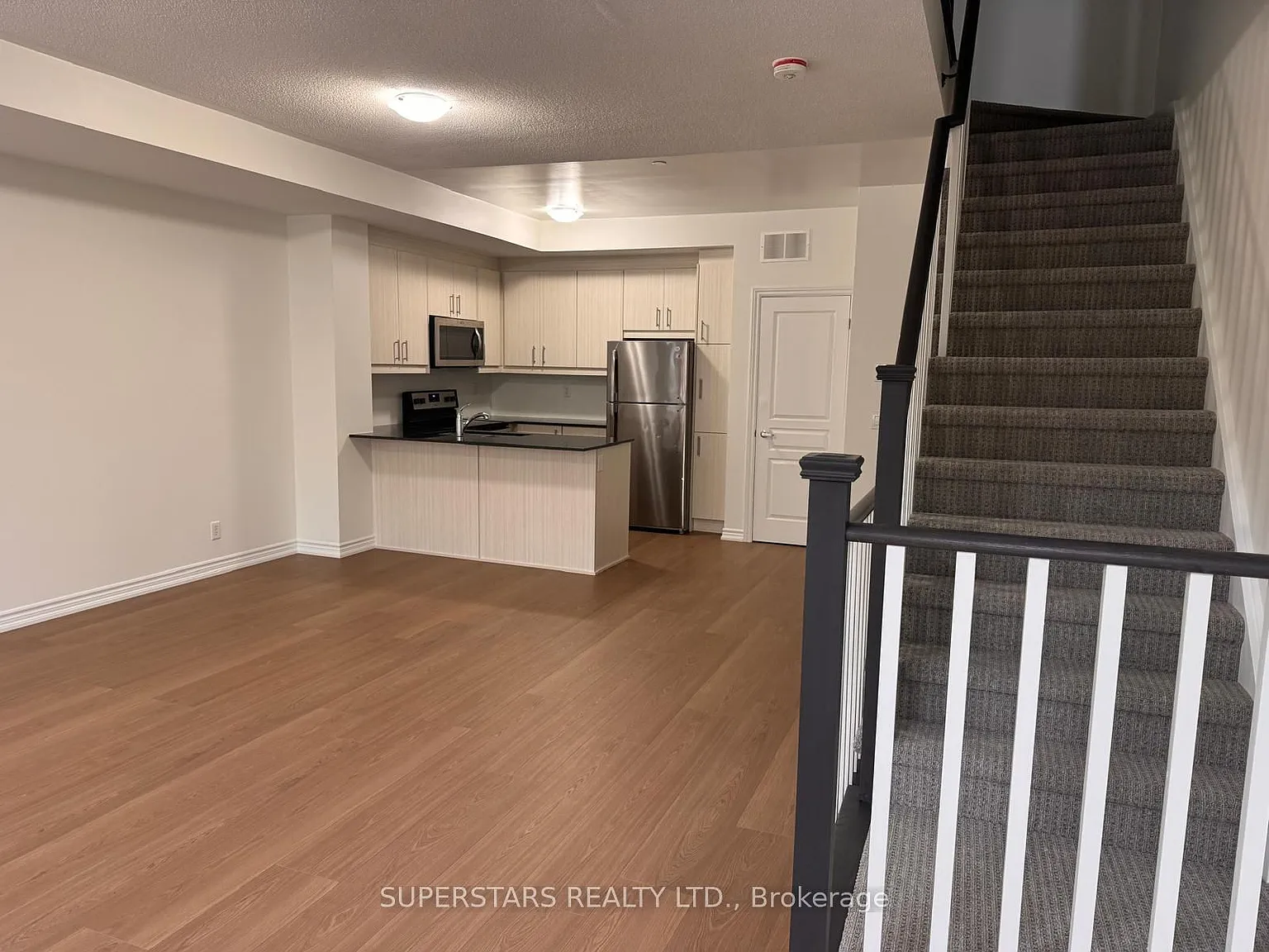 2 bed, $3,000 — Photo 4