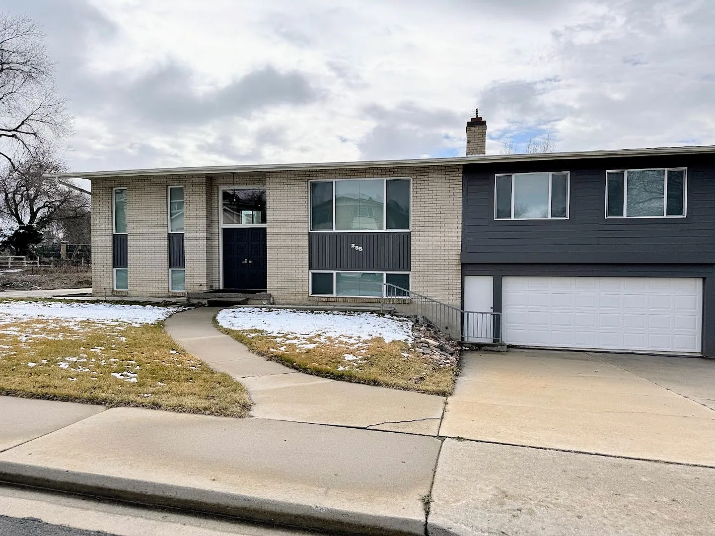 Beautiful remodeled home in Orem! — Photo 1