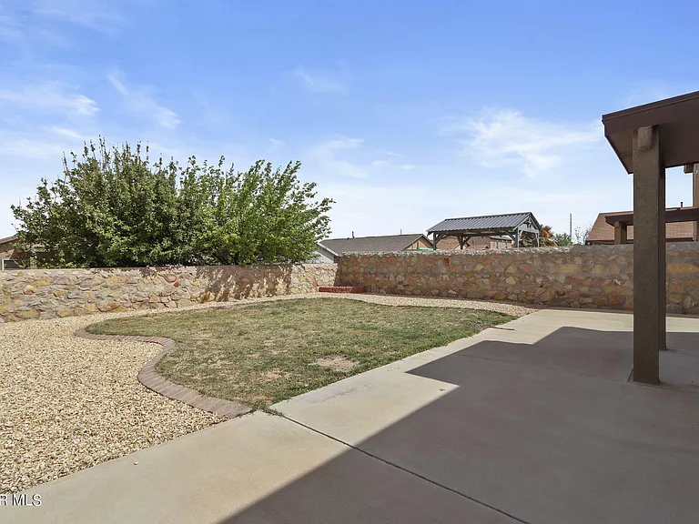 2240 Decamp Point Pl — Photo 35