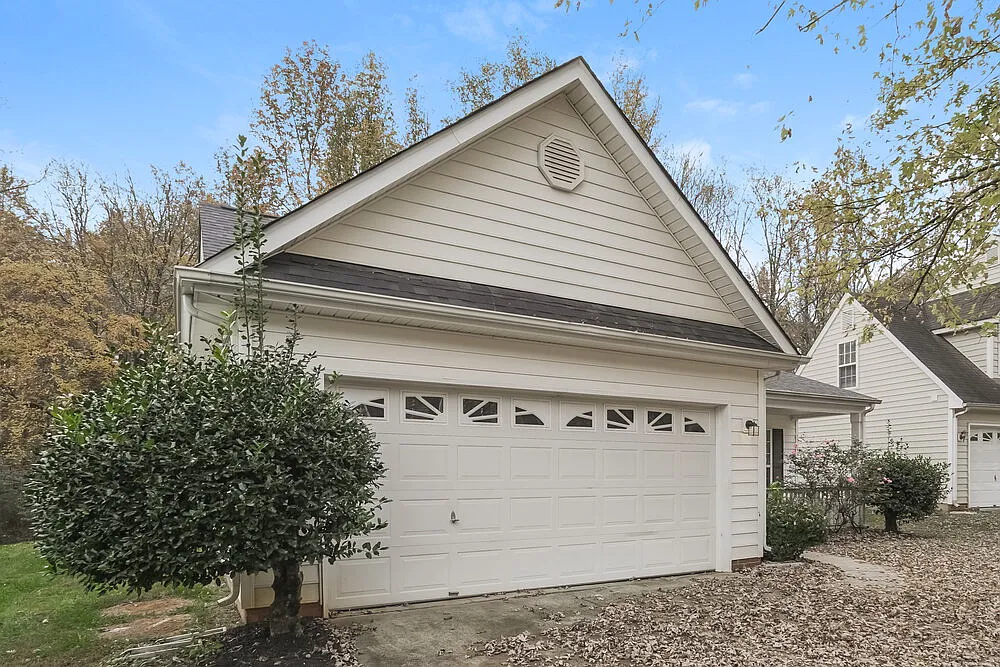 3 bed, 2.5 bath, 1700 sqft, $2,025 — Photo 4