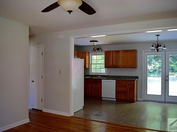4th image of 118 Winter Hill Dr