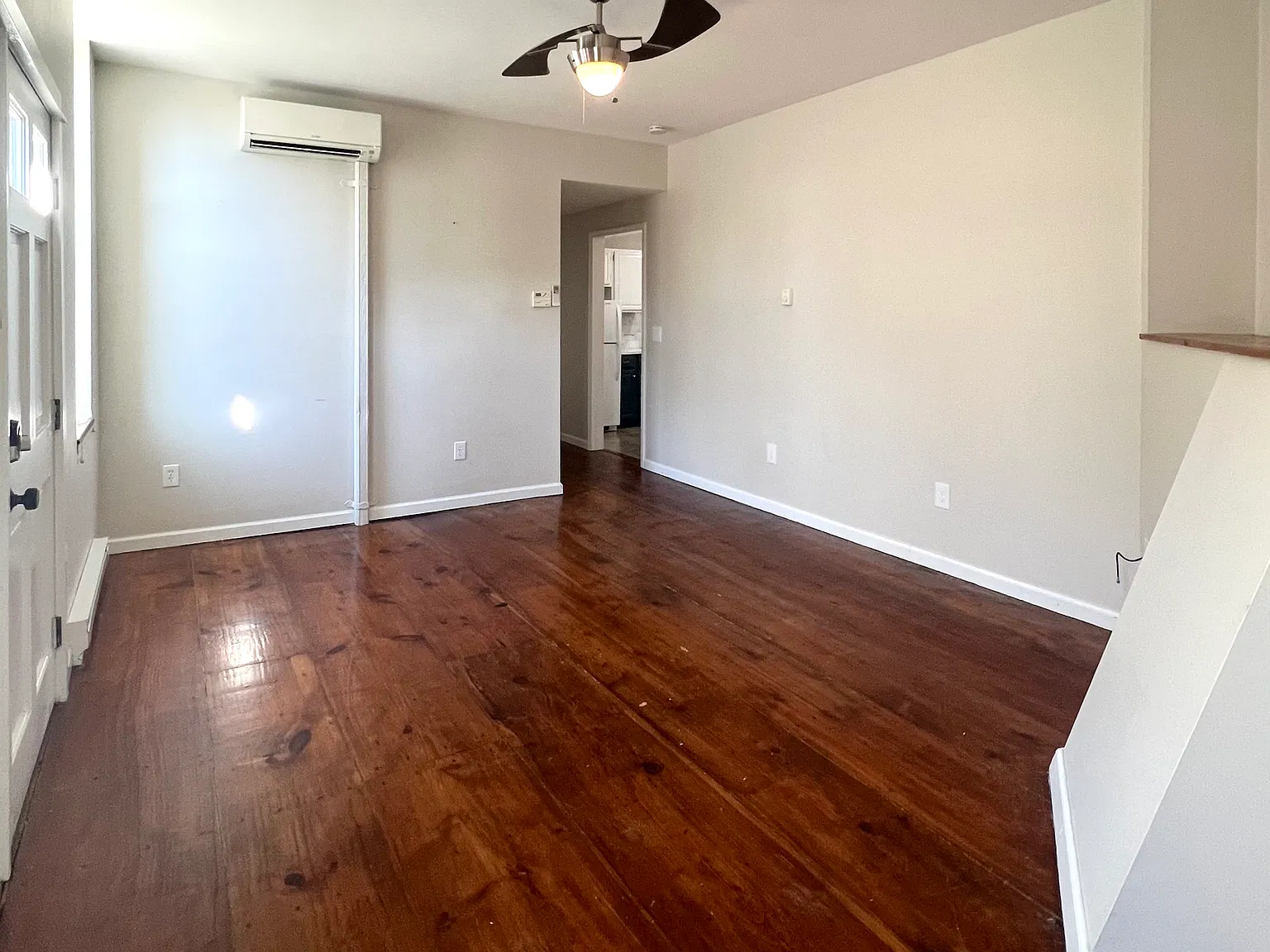 2 bed, 1200 sqft, $2,100 — Photo 4