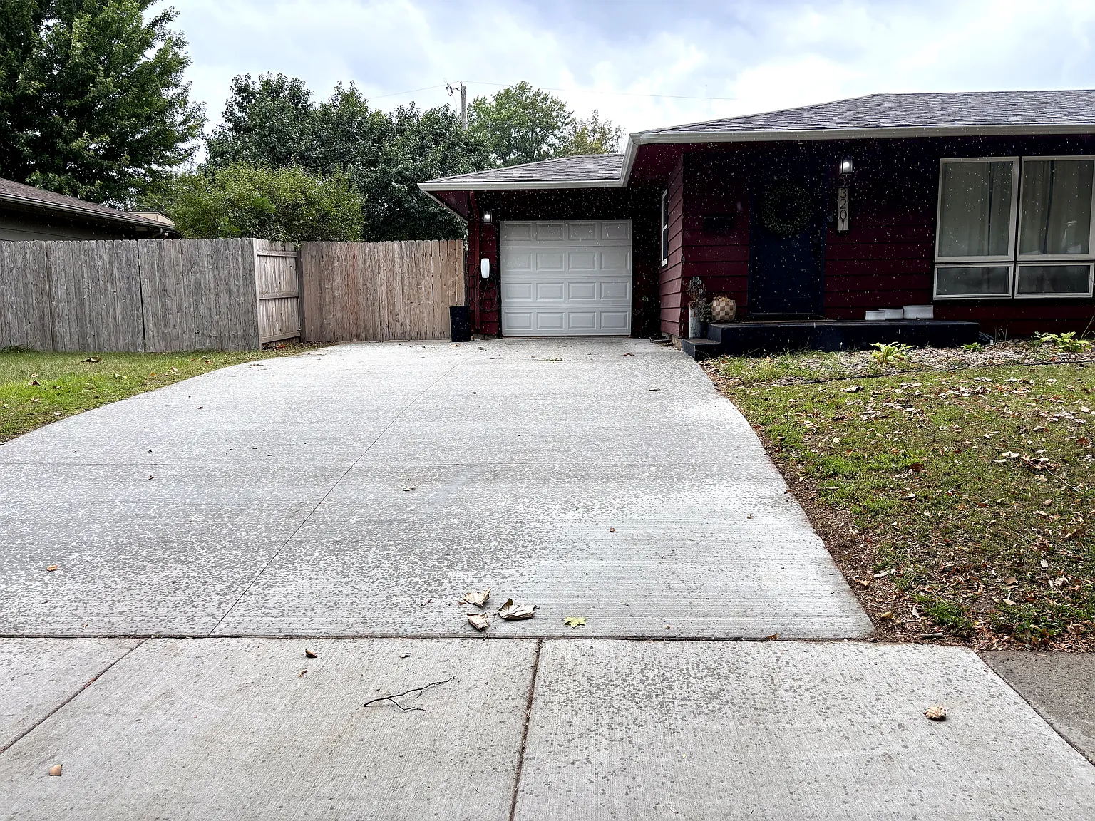 4 bed, 2186 sqft, $2,400 — Photo 2
