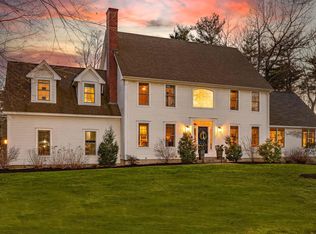 15 Patriots Rd, Stratham, NH 03885