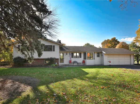 246 Parkview Dr, Rochester, NY 14625