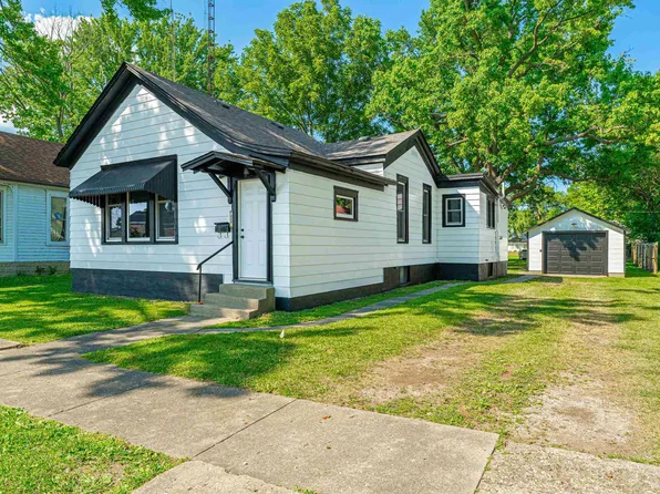 914 Pekin St, Lincoln, IL 62656