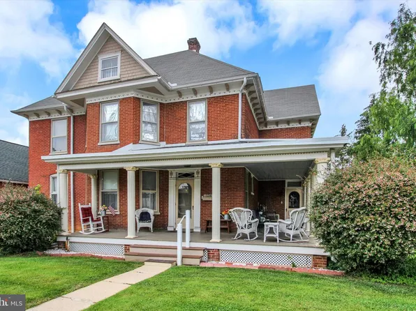 134 N Franklin St, Waynesboro, PA 17268