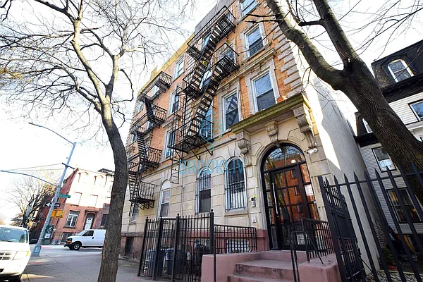 Rented by null | media 19