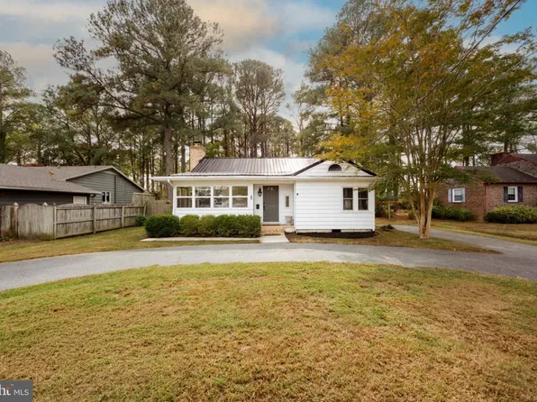 13 Hall Hwy, Crisfield, MD 21817