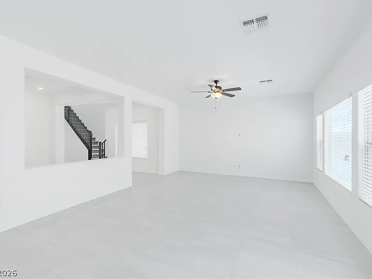 5741 Tioga Way — Photo 10