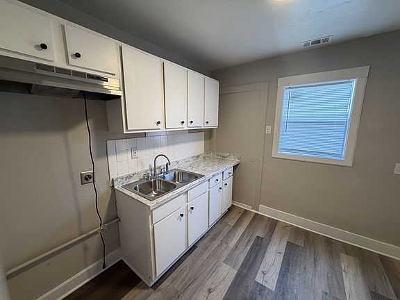 5th image of 1111 N Holmes St #1111