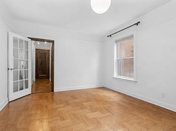 140 E 95th St APT 2E, New York, NY 10128