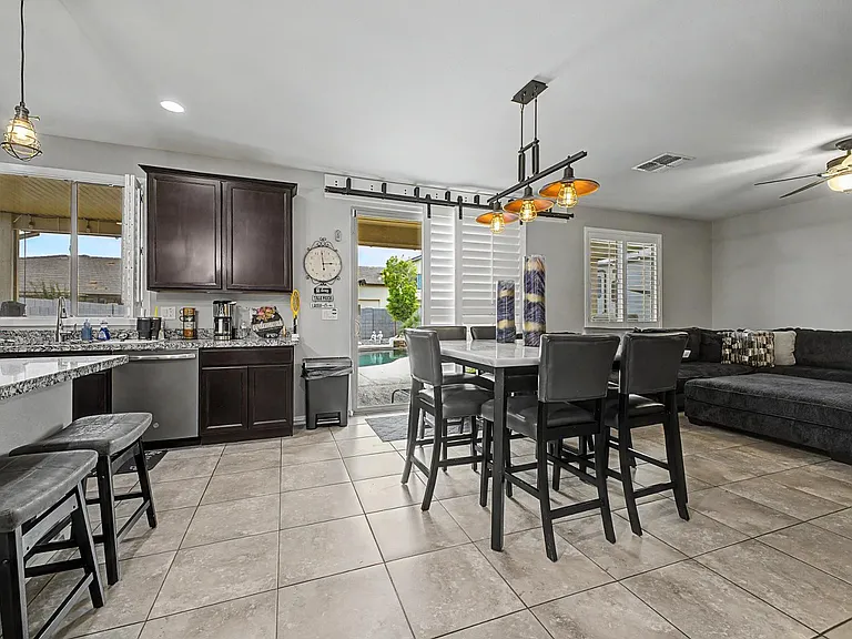 18235 W Ida Ln — Photo 10