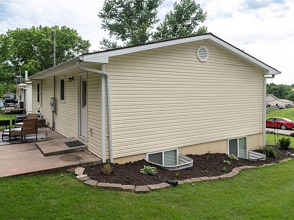 5th image of 2220 Millwood Dr