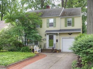 1767 Oakmount Rd, South Euclid, OH 44121